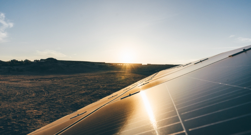 Usinas solares extraem energia do sol de maneira direta Usinas solares extraem energia do sol de maneira direta