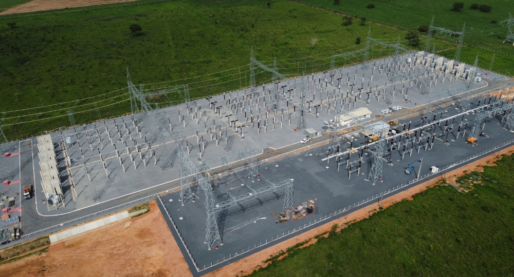 Subestação do Parque Solar Arinos, da Enel Green Power, que converte a energia em alta voltagem para transporte nas linhas de transmissão Subestação do Parque Solar Arinos, da Enel Green Power, que converte a energia em alta voltagem para transporte nas linhas de transmissão