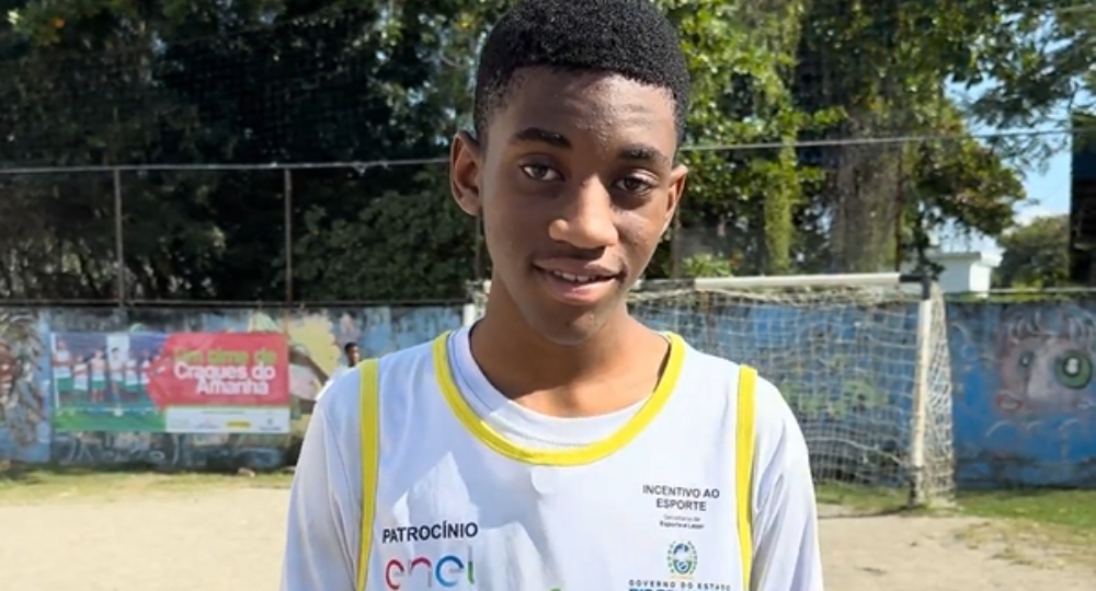 Isaac entrou no Craque do Amanhã sem nenhuma habilidade no futebol e hoje já consegue até fazer um drible chamado carretilha Isaac entrou no Craque do Amanhã sem nenhuma habilidade no futebol e hoje já consegue até fazer um drible chamado carretilha