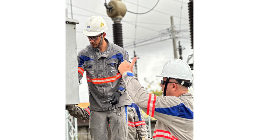 As subestações transformam a energia de alta para média tensão, mais adequada para circular nas ruas