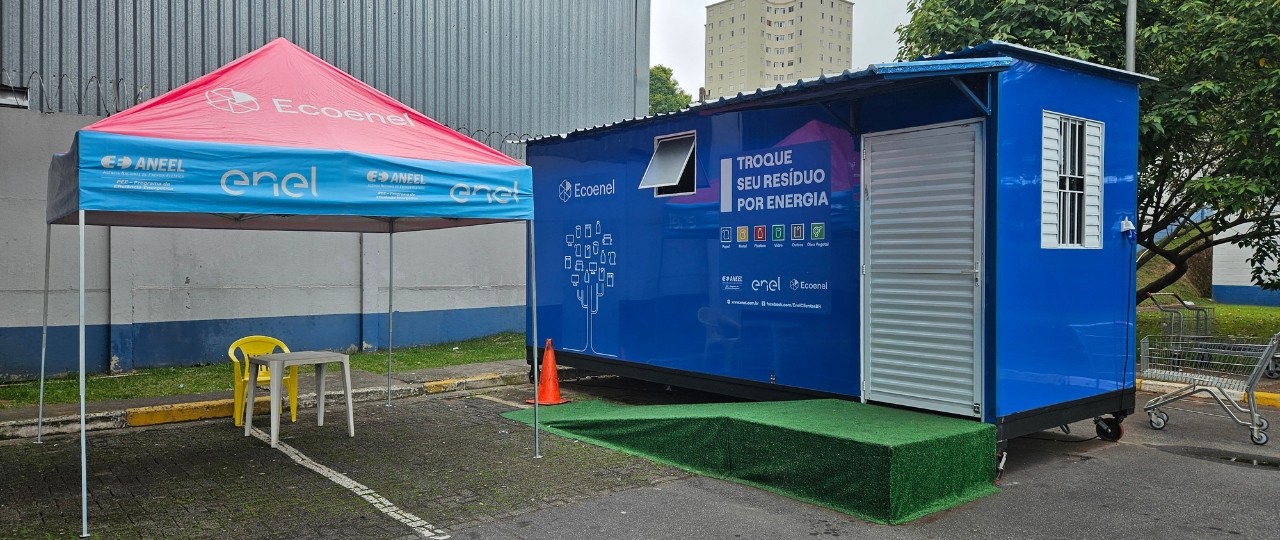 Cabine administrativa do ponto de coleta Ecoenel em Santo André, no estado de São Paulo