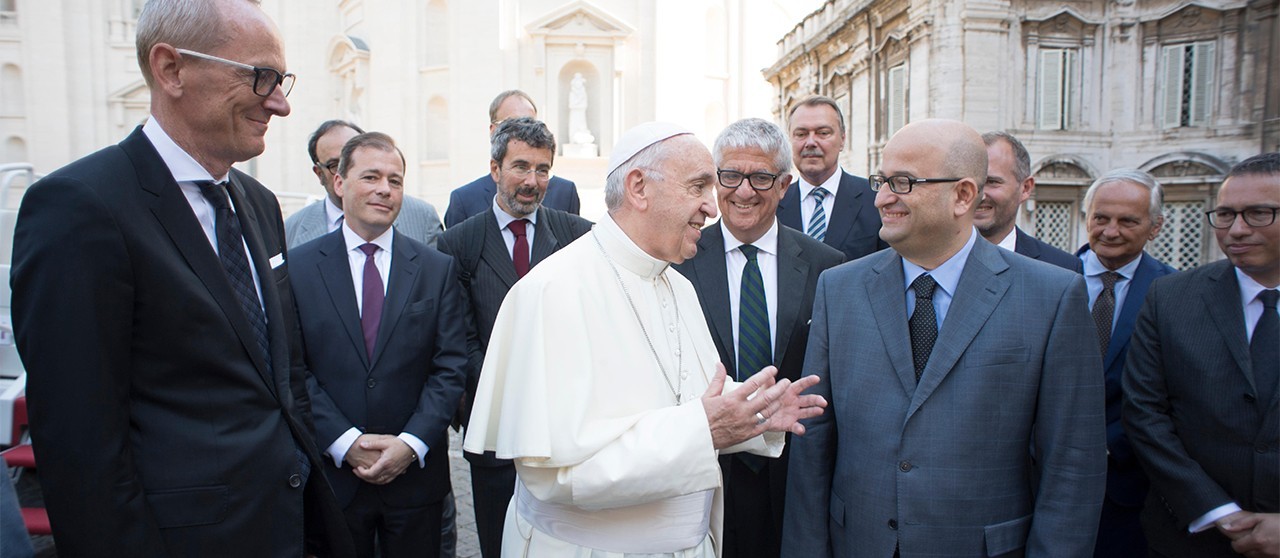 Papa Francisco valoriza a mobilidade elétrica