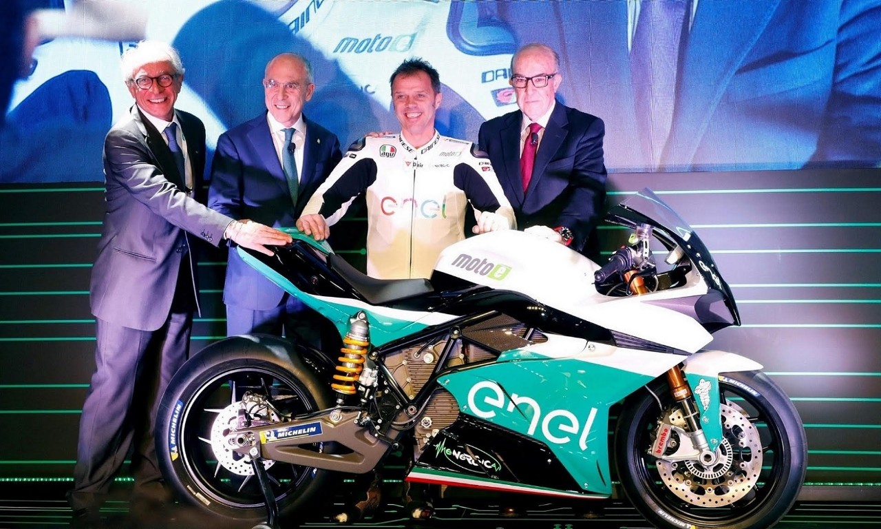 Moto elétrica enel patrocinadora