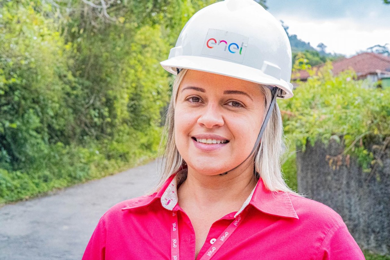 Na imagem há uma fotografia da colaboradora Patrícia Mota