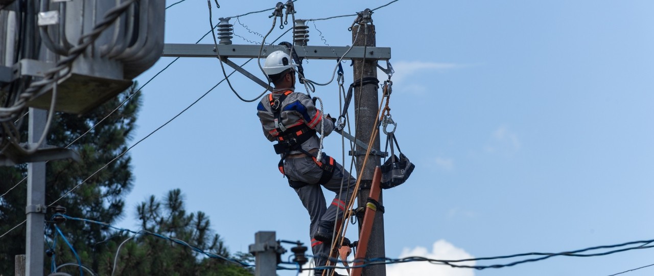 Com quase 90 mil interrupções anuais por furtos de cabos, a prática compromete o bem-estar das pessoas, sem contar o risco à vida